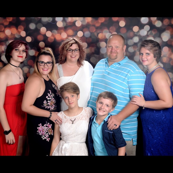 Meet your Posher, Jennifer - Picture 3 of 3